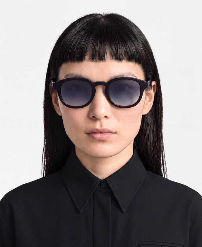 AKI - Black Deep Blue Gradient