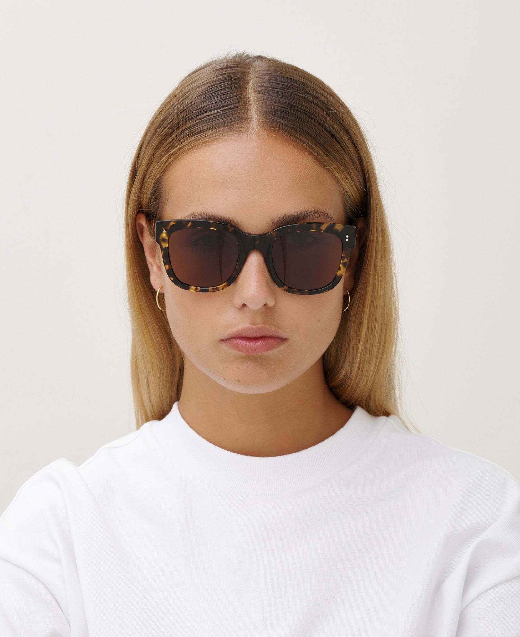 LIV Tortoise - Oversized Solbriller | MESSYWEEKEND